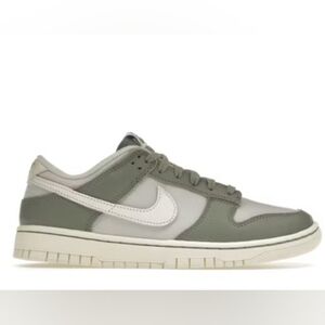 Nike Men's Dunk Low Athletic Shoes in Mica Green - Size 7.5